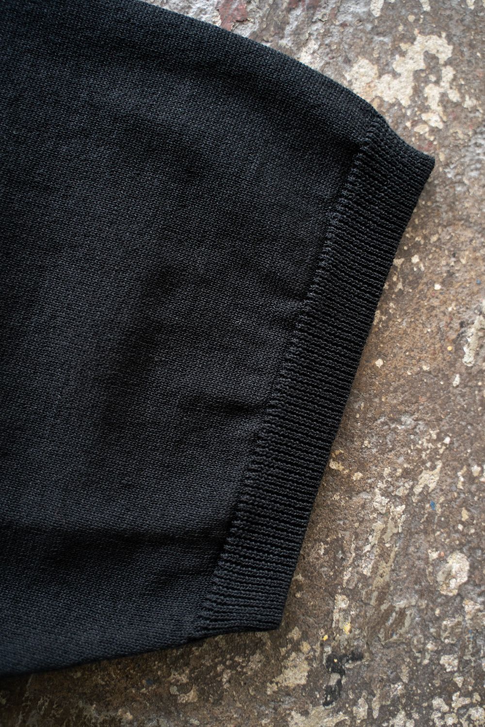 【ラスト1点】【25SS】綿×ポリエステル×リネン12GサドルスリーブニットTee(BLACK)