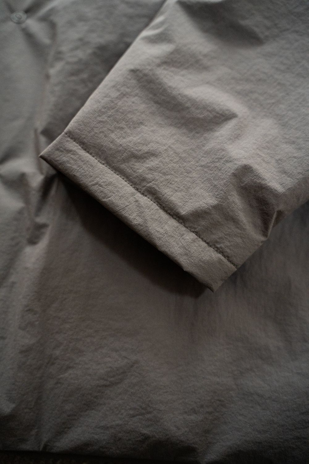 【25AW】シンサレートオープンカラーシャツブルゾン(CHARCOAL BROWN)