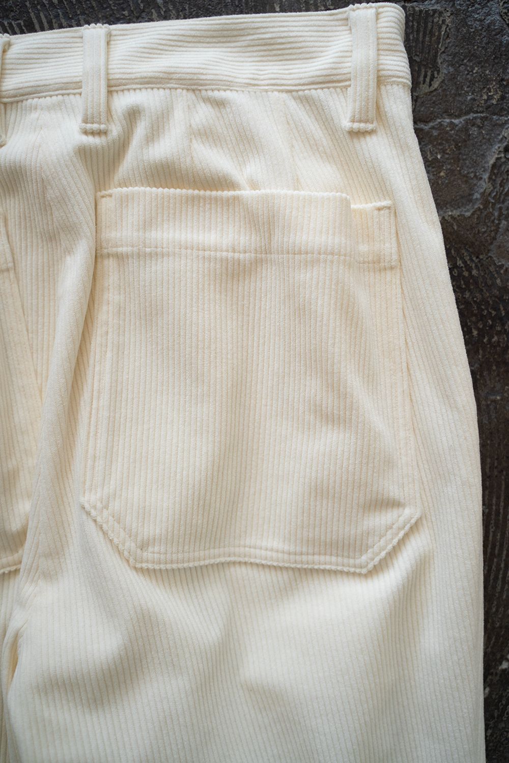 1-Tack Corduroy Bootcut Pants/1タックコーデュロイブーツカットパンツ(OFF WHITE)