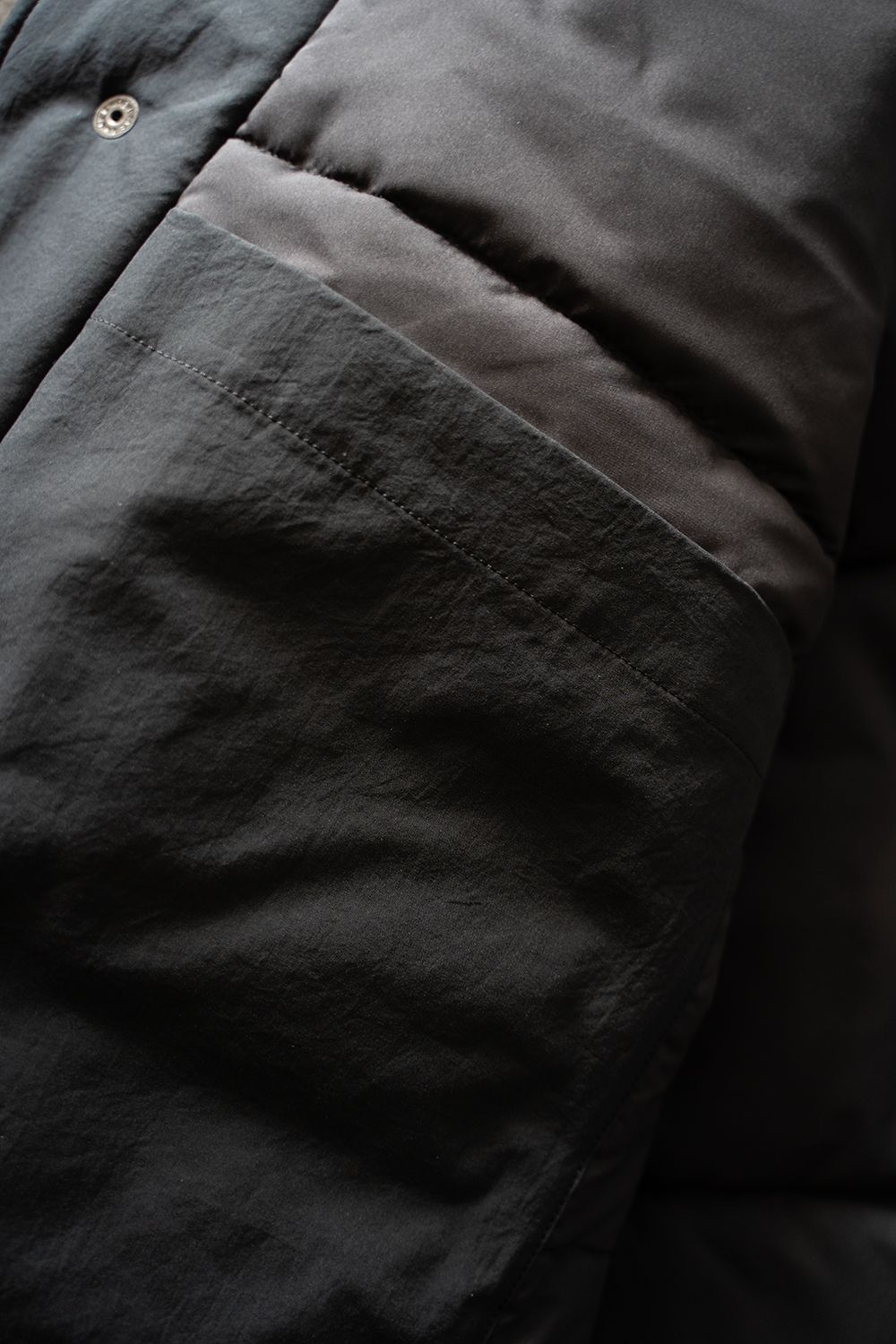 【ラスト1点】【24AW】シンサレートフーデッドブルゾン(BLACK)