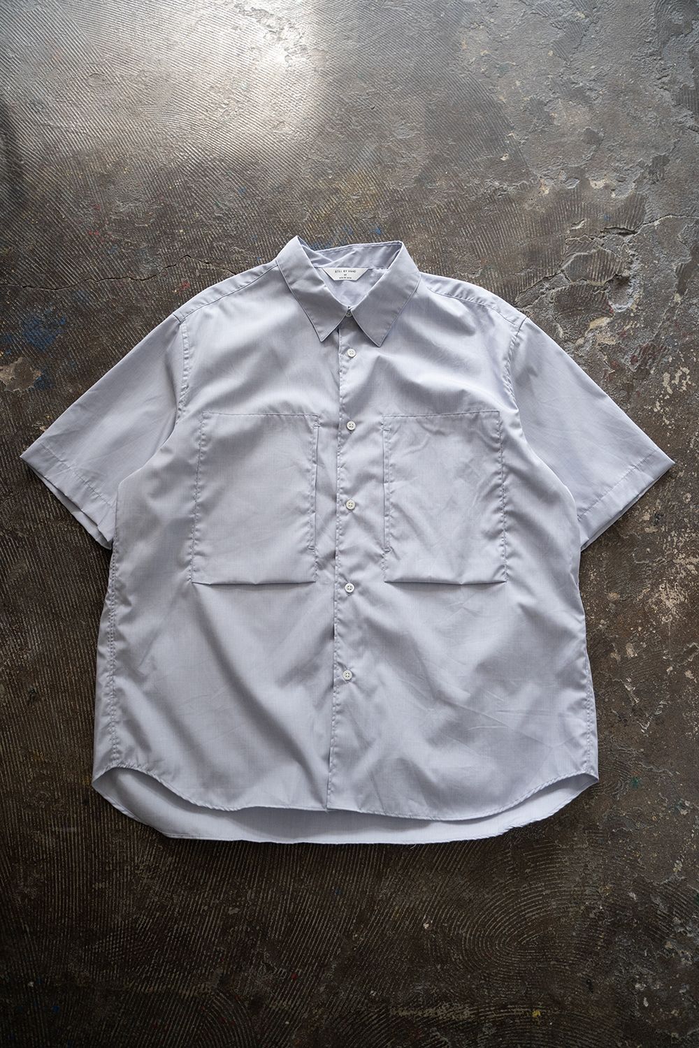 STILL BY HAND - 【24SS】両胸ポケット半袖ブロードシャツ(GRAY) | Salty