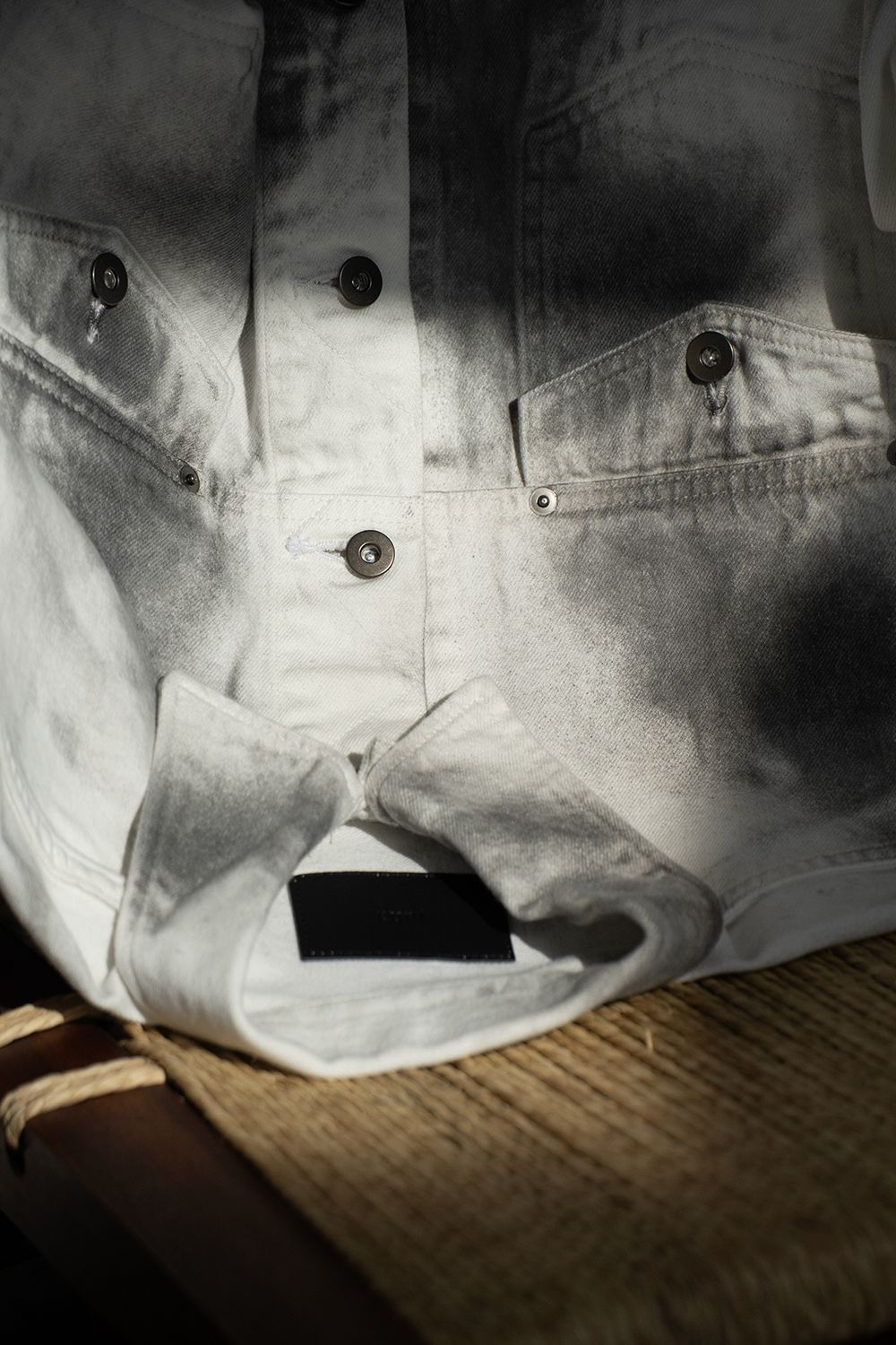 juha - 【ラスト1点】【25SS】Spray Short Denim Jacket juha - 【ラスト1点】【25SS】Spray Short Denim Jacket