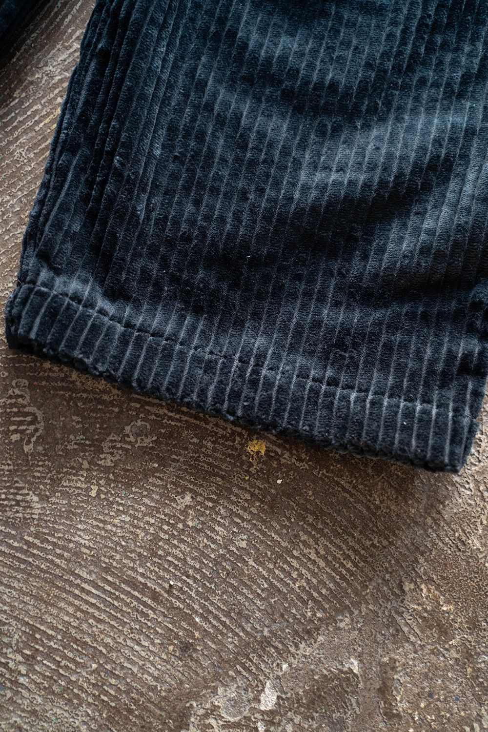 【ラスト1点】【24AW】3.5W太畝コーデュロイイージーパンツ(DARK NAVY)