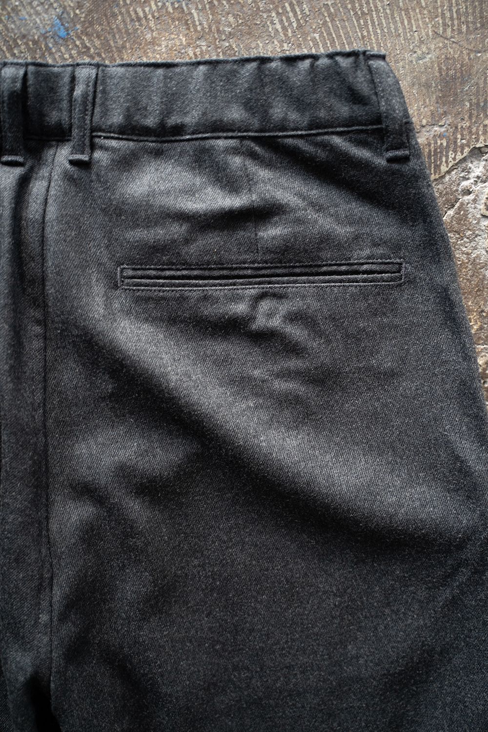 【ラスト1点】【24AW】インボックスタックサキソニースラックス(CHARCOAL)