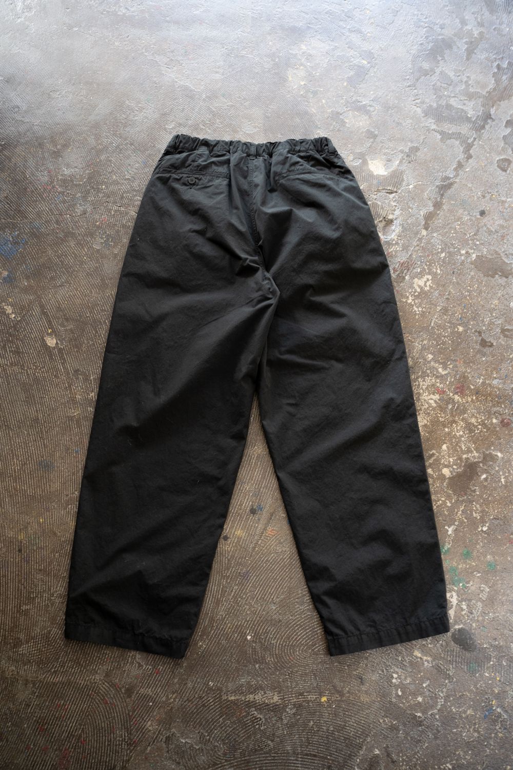 【25AW】ガーメントダイディープタックテーパードパンツ(INK BLACK)