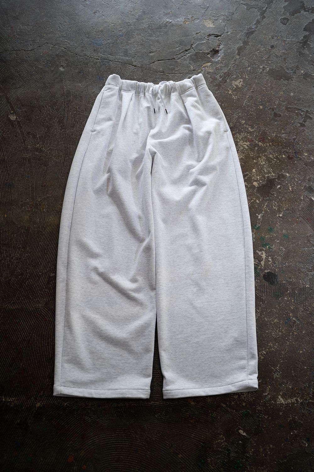 【25AW】裏毛ワンタックスラックス(LIGHT GRAY)