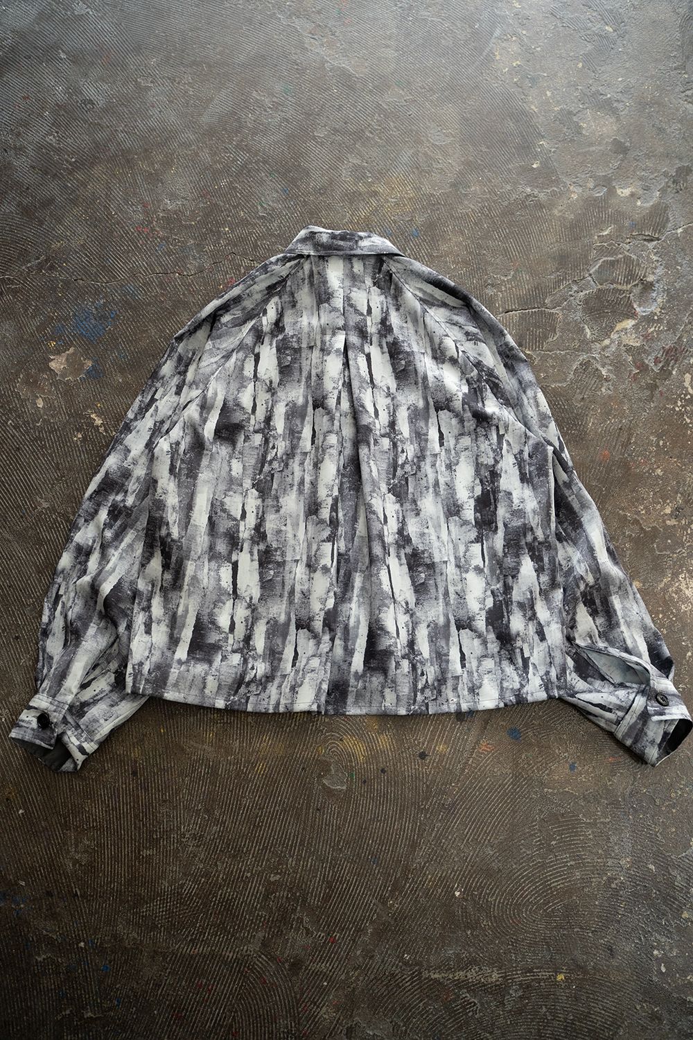 【ラスト1点】【24SS】Abstract Print Short Jacket/アブストラクトプリントショートジャケット(GRAY)