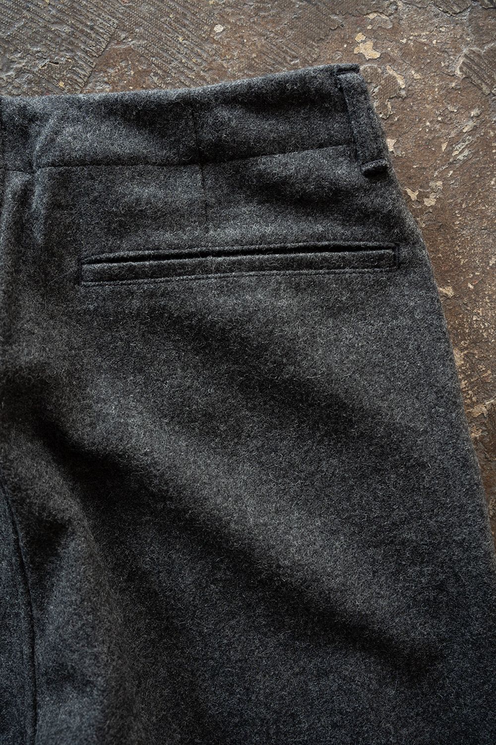 【26AW】ウール×ナイロンワンタックパンツ(GRAY)