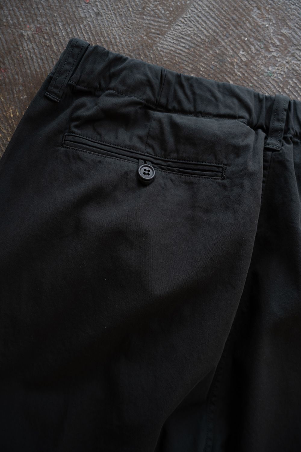 【26SS】ガーメントダイ2タックテーパードパンツ(INK BLACK)
