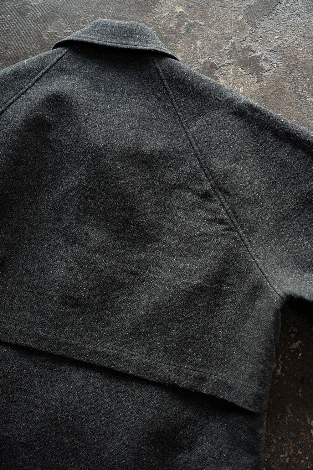 【26AW】ウール×シルクステンカラーハーフコート(GREY)