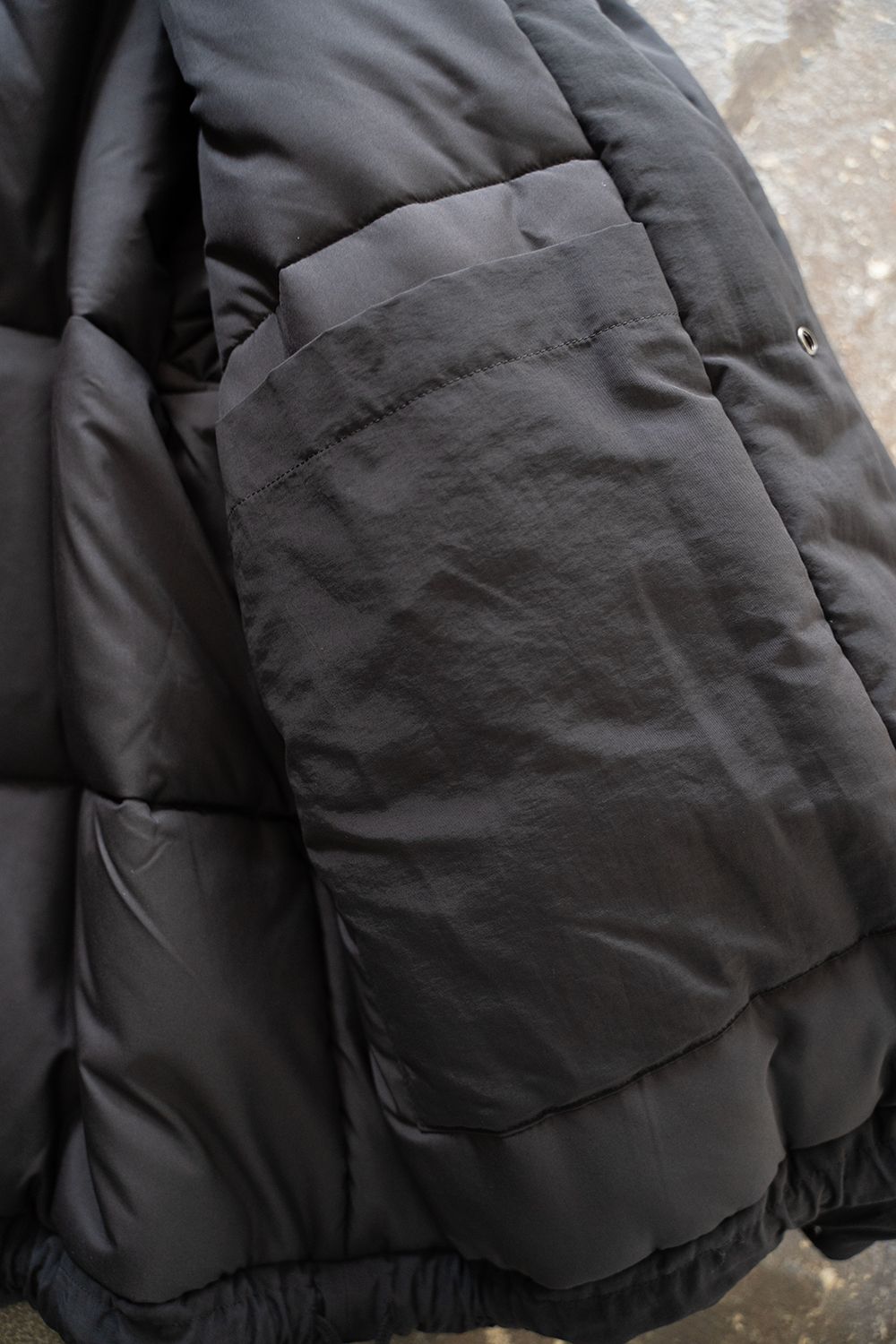 【ラスト1点】【24AW】シンサレートスタンドカラーブルゾン(BLACK)