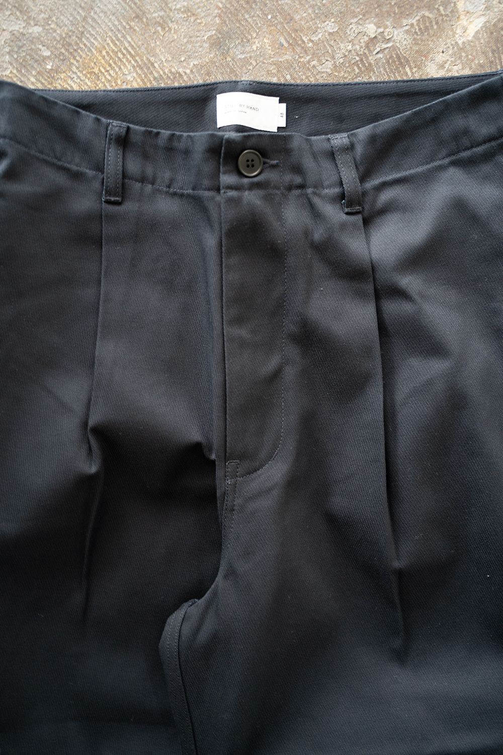 【25SS】ヘビーコットンツイルニータックパンツ(DARK NAVY)