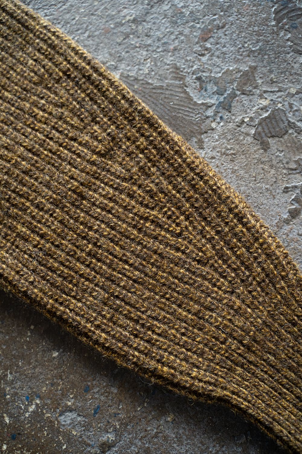 【ラスト1点】brushed yak/Shetland wool turtle neck sweater(MARRON)
