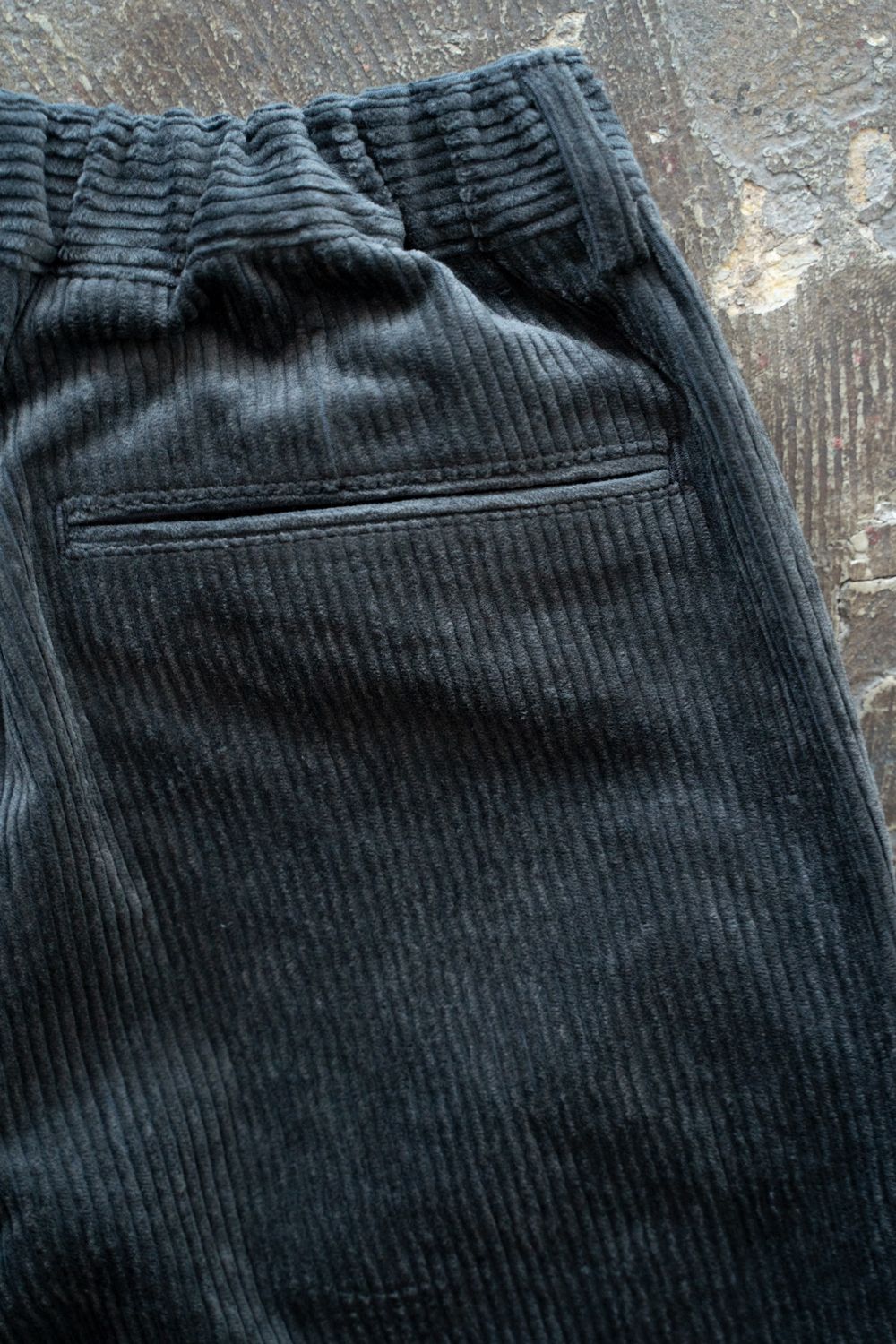 【26AW】綿×レーヨン5Wコーデュロイイージーパンツ(BLUE CHARCOAL)