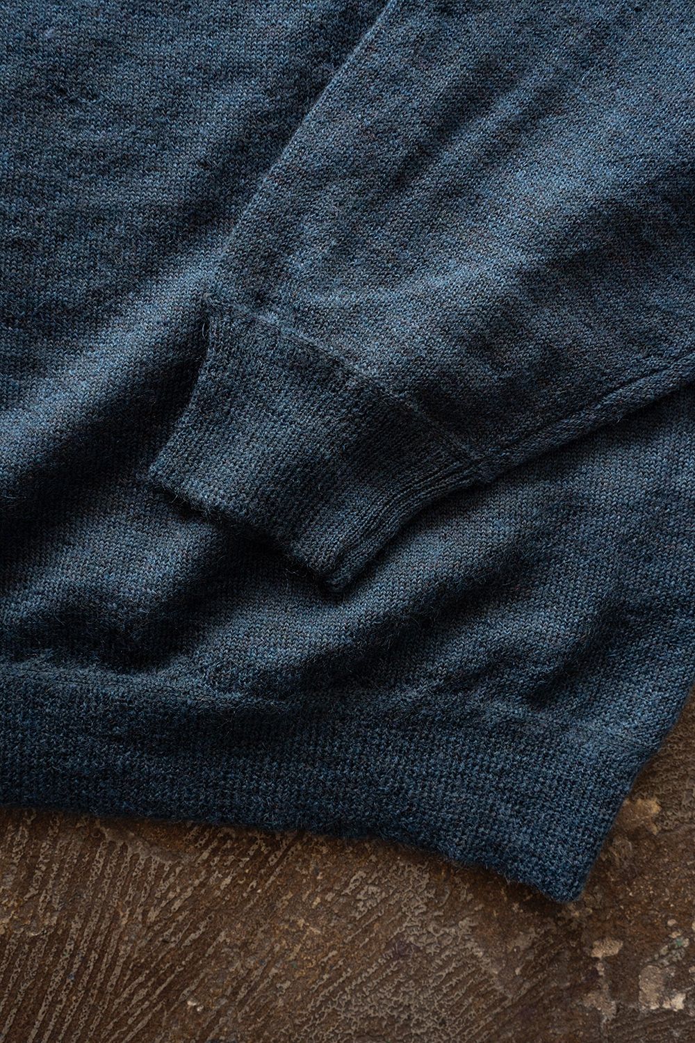 【26AW】エクストラキッドモヘア12Gニット(DUSTY BLUE)