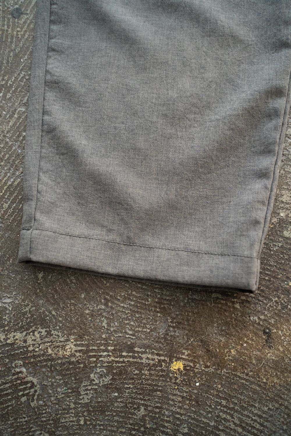 【ラスト1点】【23SS】強撚ポリエステル4タックイージースラックス(GRAY)