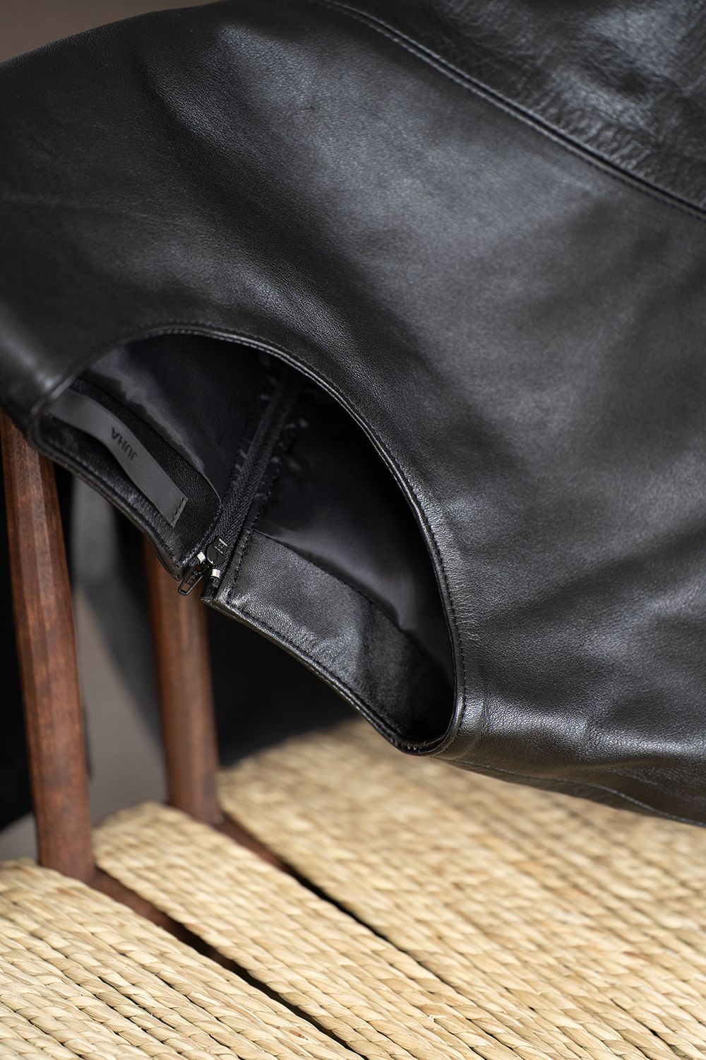 【ラスト1点】【24SS】Cow Leather P/O/カウレザープルオーバー(BLACK)