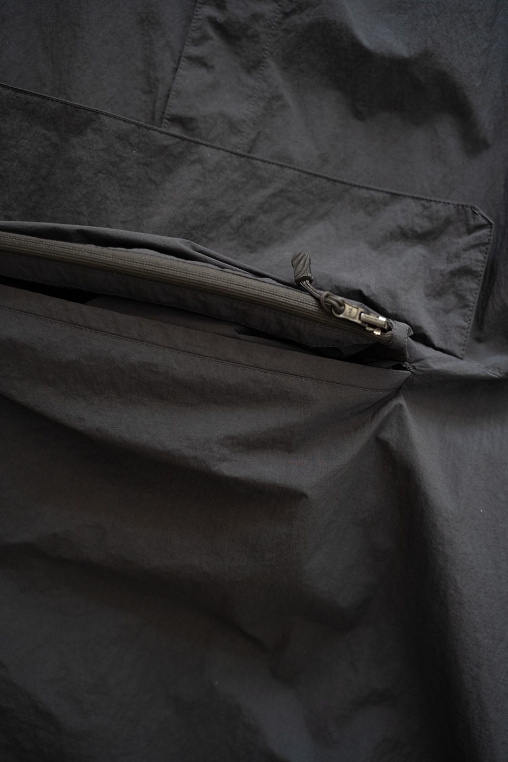 【ラスト1点】【24AW】撥水ナイロンパッカブルアノラック(BLACK)
