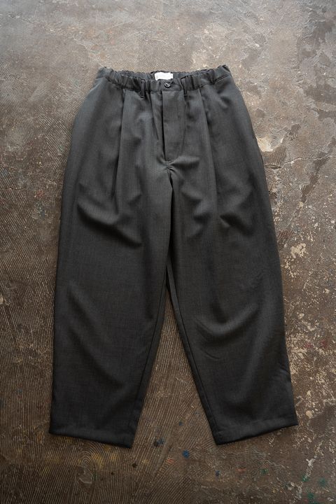 【26SS】ウォッシャブルウールイージースラックス(CHARCOAL)