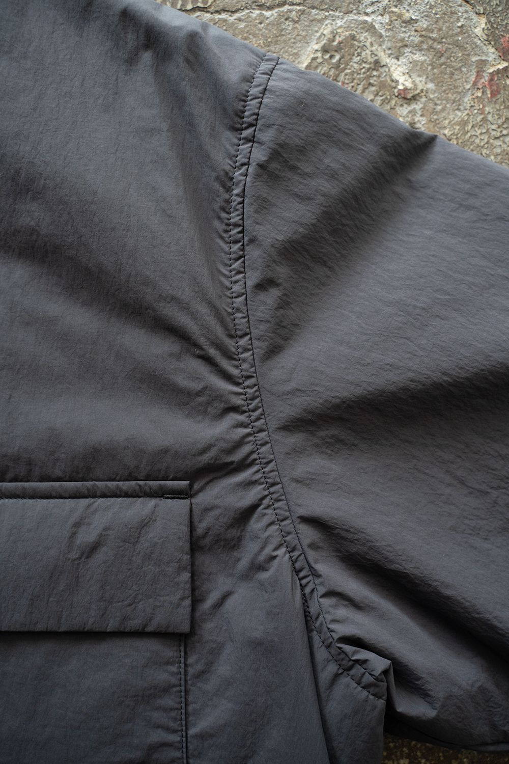 【25AW】シンサレートシャツブルゾン(CHARCOAL)