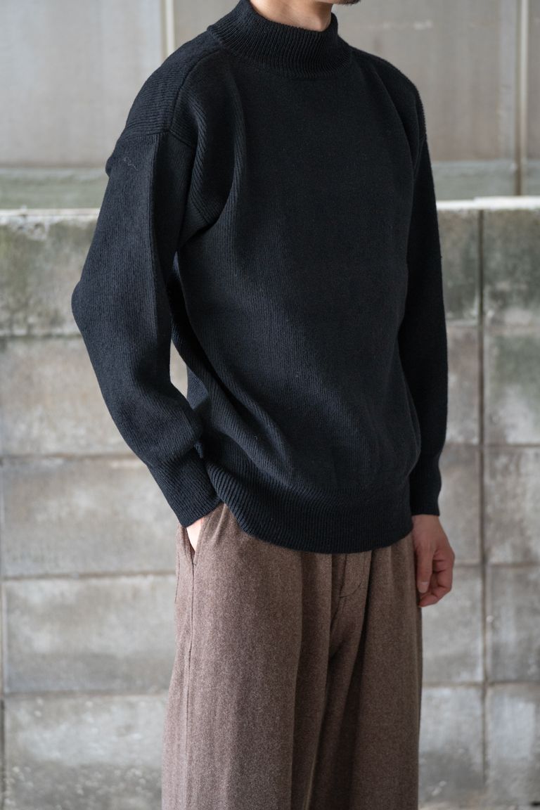 176cm、58kgの細身男性でMサイズを着用しております。