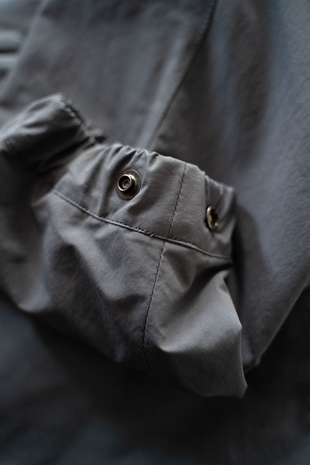 【ラスト1点】【24AW】撥水ポリエステルスタンドカラーブルゾン(BLUE GRAY)
