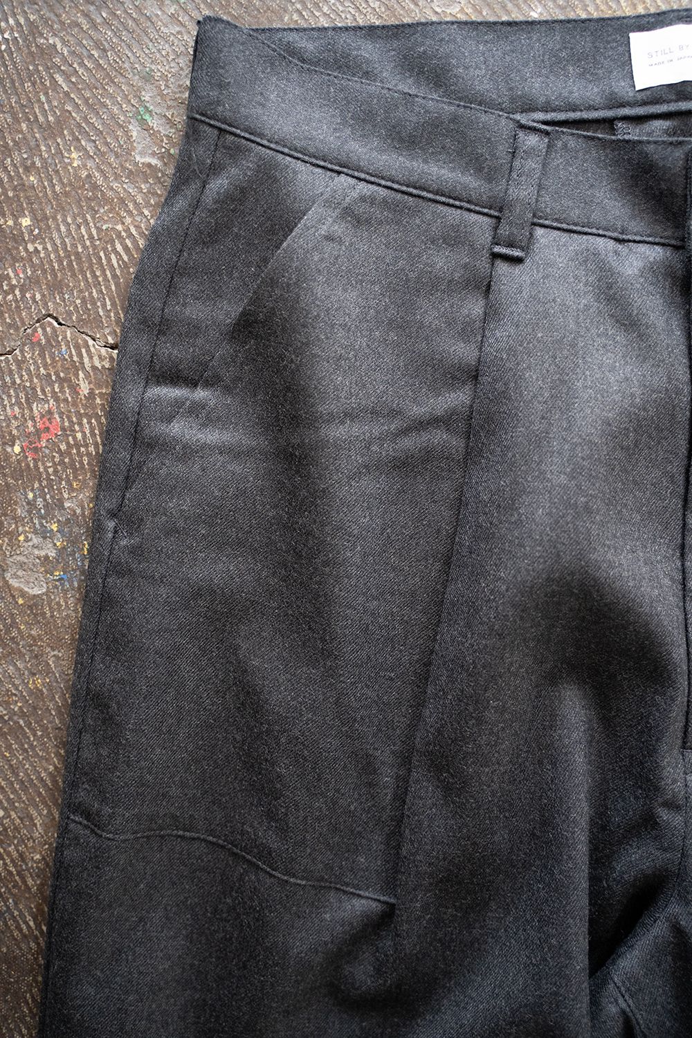 【ラスト1点】【23AW】サキソニーベイカースラックス(CHARCOAL)
