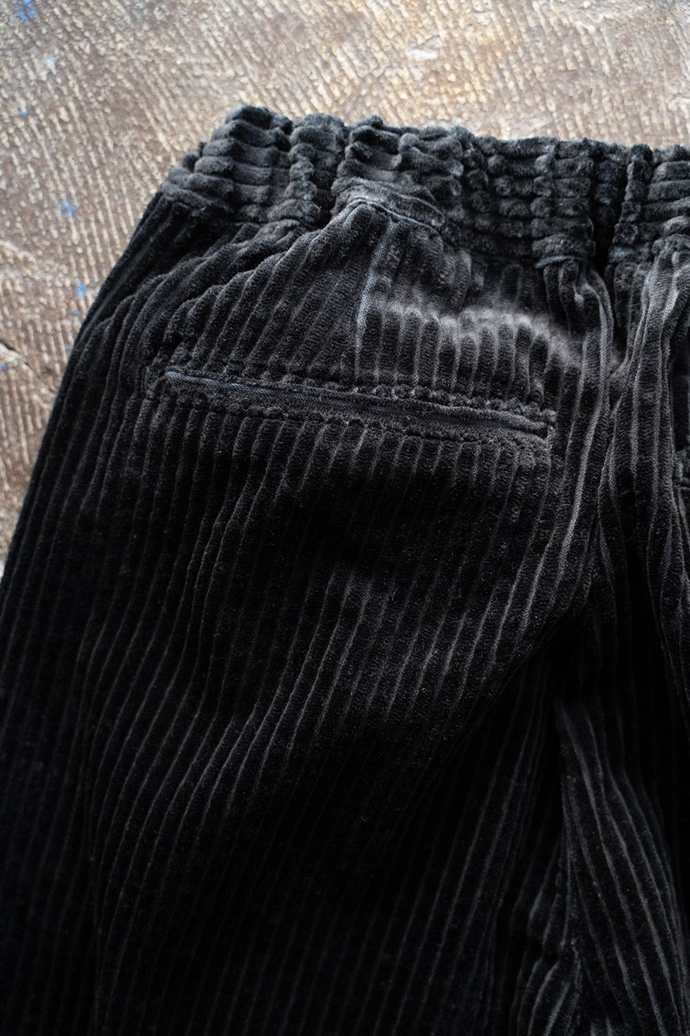 【ラスト1点】【24AW】3.5W太畝コーデュロイイージーパンツ(BLACK)