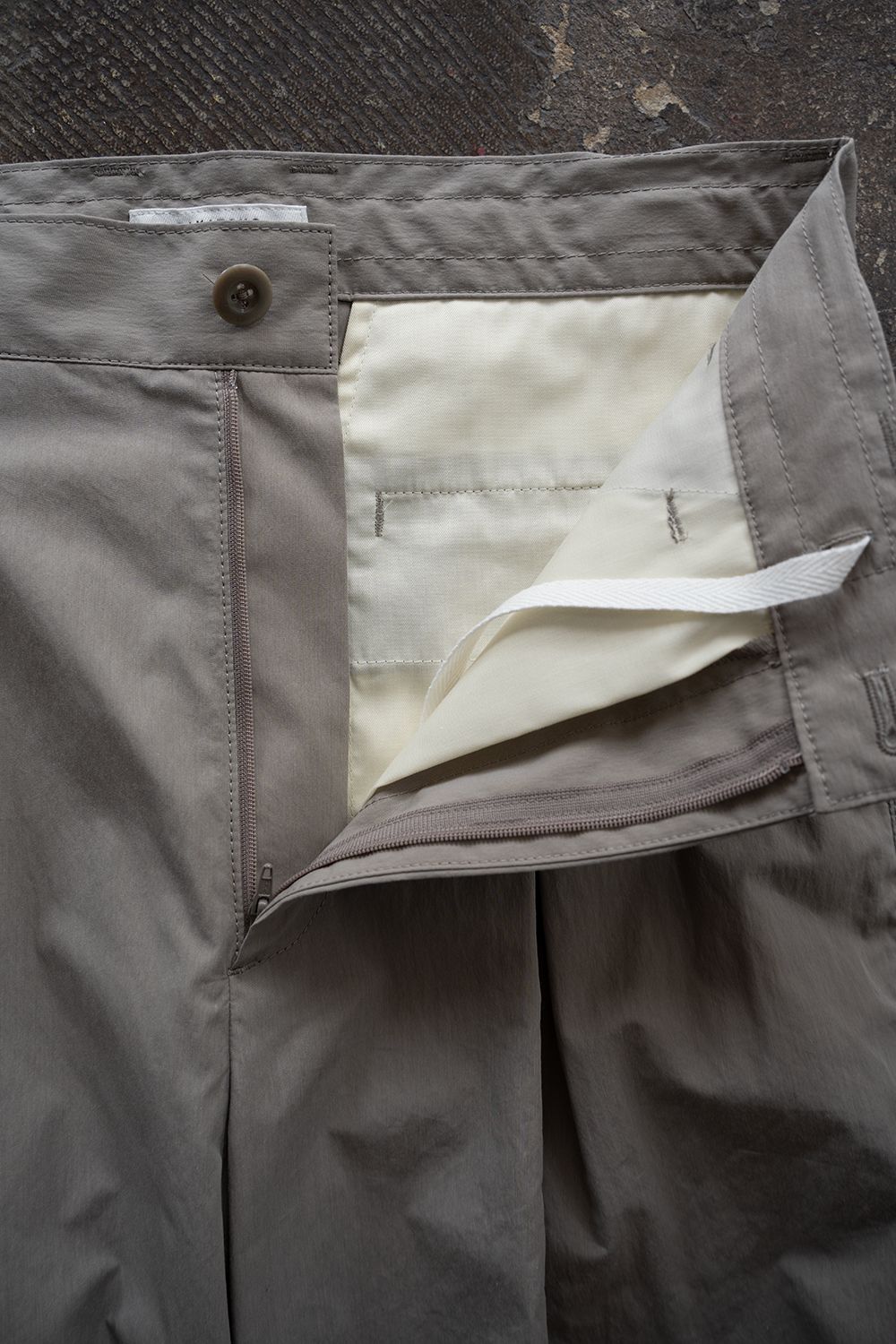 【26SS】2-Tack Puckering Wide Pants/2タックパッカリングワイドパンツ(LIGHT GRAY)