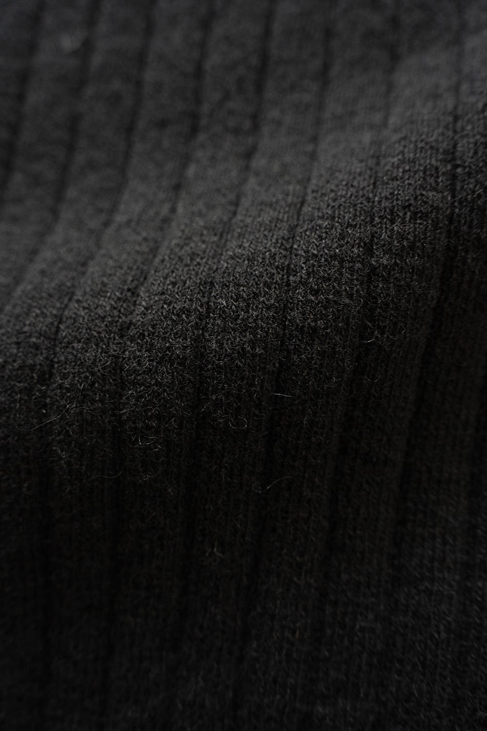 Hard twisted Shetlandwool RIB saddle shoulder crew neck sweater(BLACK)