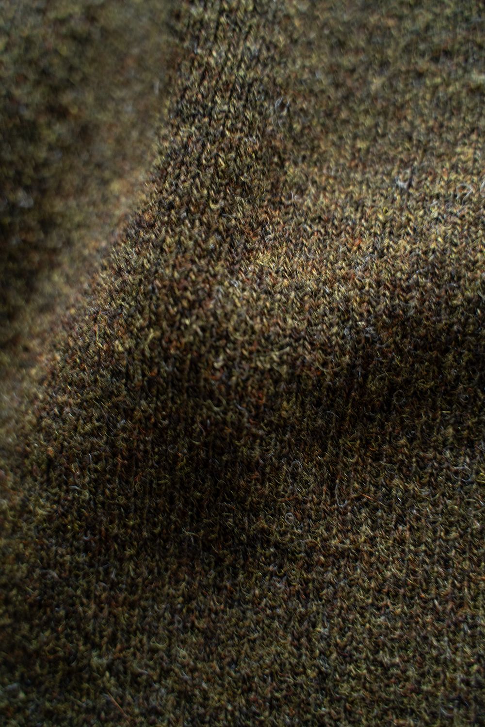 【ラスト1点】Hard twisted Shetlandwool cross V neck sweater(KHAKI)