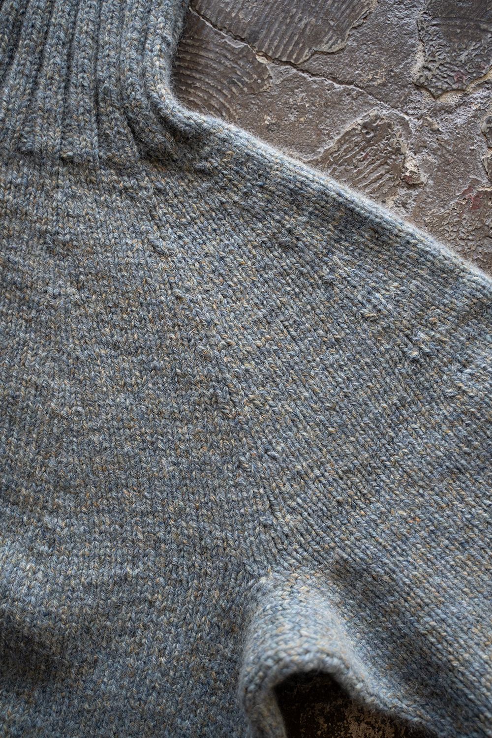 【ラスト1点】yak/lambs multi ply HAND KNITTING yoke top turtle neck sweater(FADE BLUE)