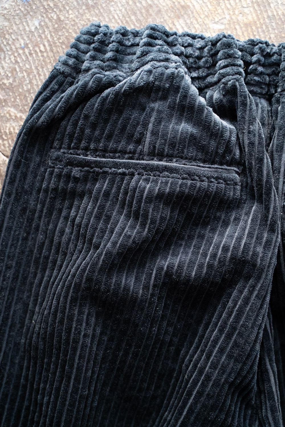 【ラスト1点】【24AW】3.5W太畝コーデュロイイージーパンツ(DARK NAVY)