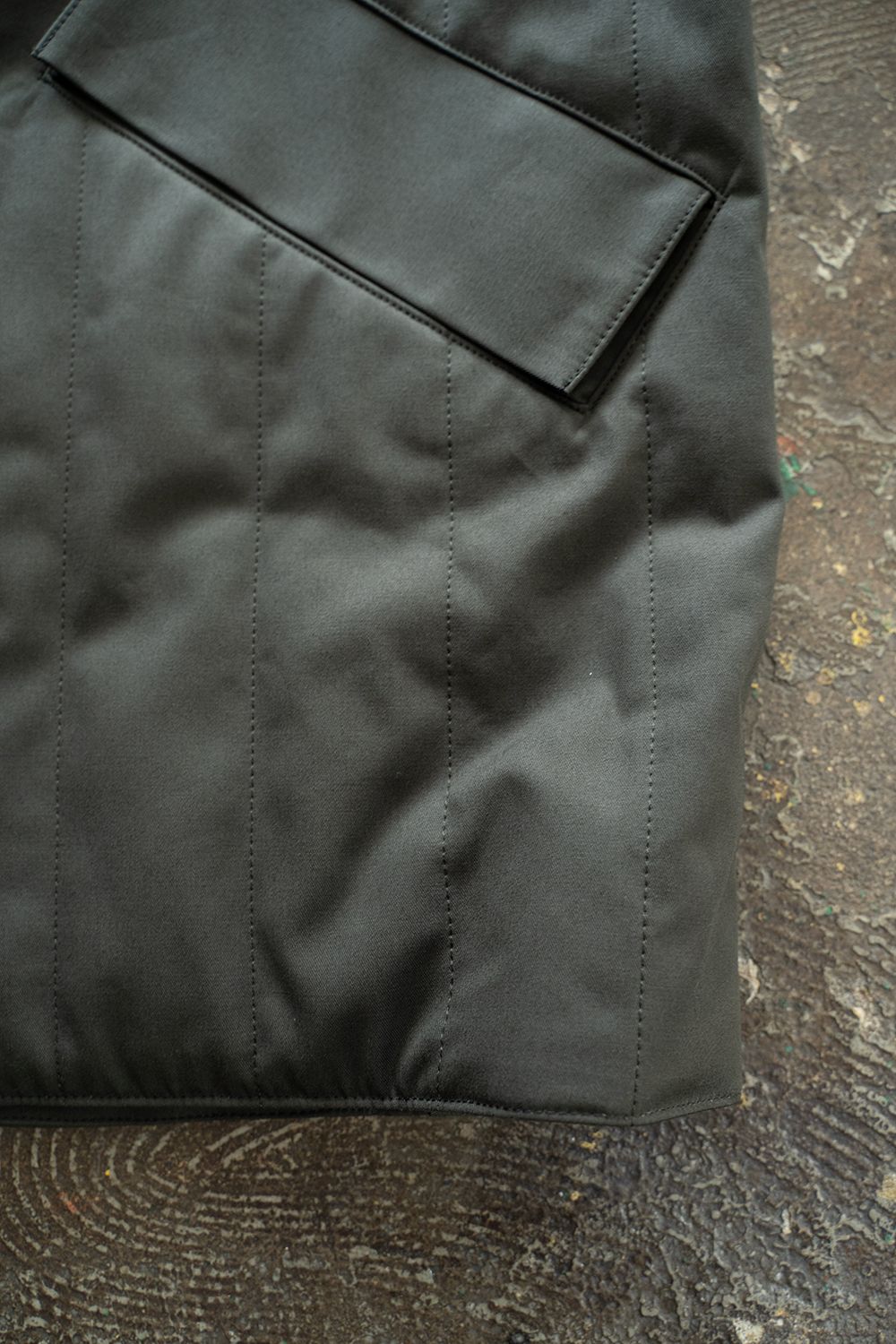 【25AW】コーデュロイ切り替えシンサレートキルティングブルゾン(GREEN CHARCOAL)