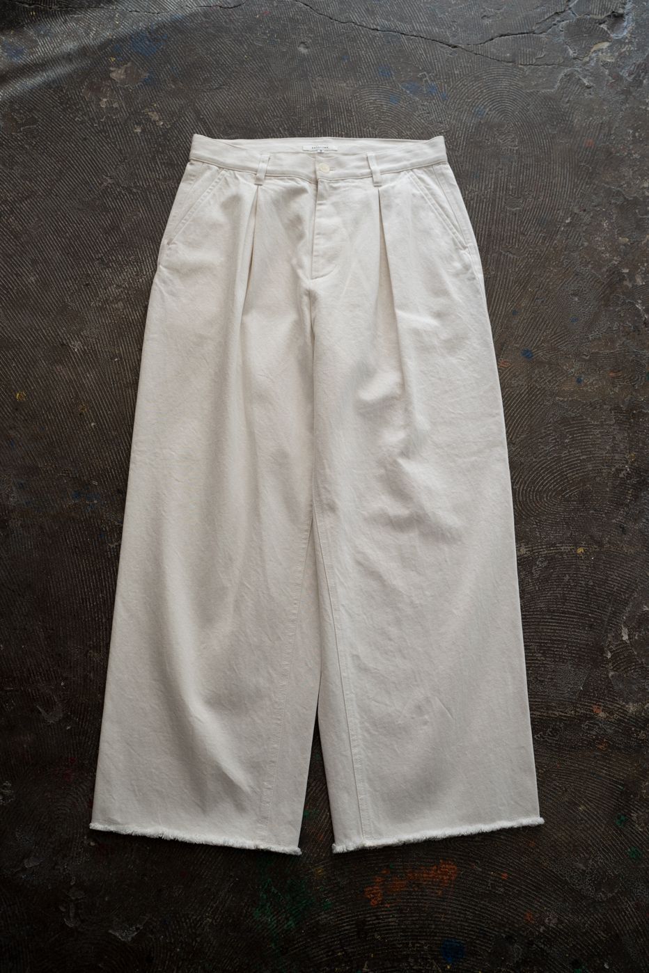 【26SS】2-Tack Cutoff Wide Denim Pants/2タックカットオフワイドデニムパンツ(OFF WHITE)