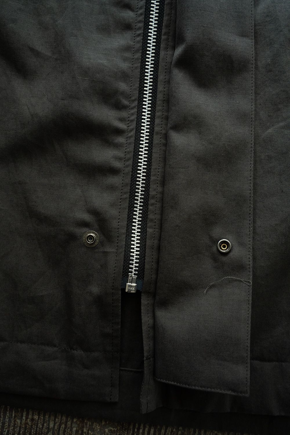 【26SS】コットン×リネンスタンドカラーブルゾン(CHARCOAL)