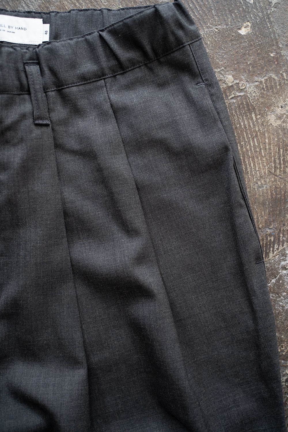 【ラスト1点】【24SS】ウォッシャブルウールイージースラックス(CHARCOAL)