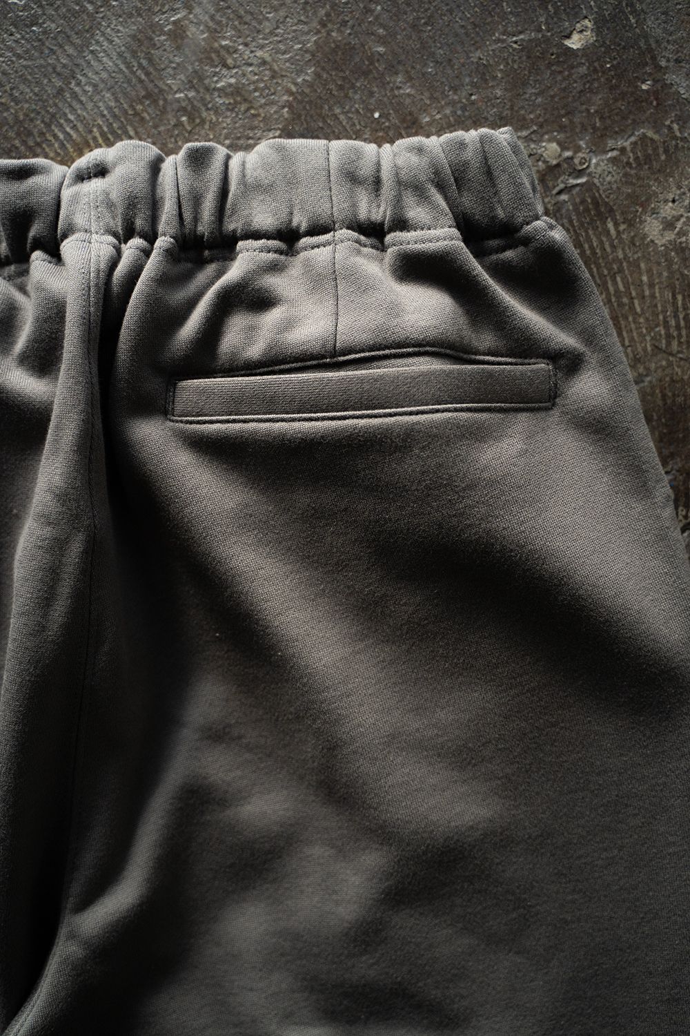 STILL BY HAND - 【24AW】裏毛スウェットイージーパンツ(ECRU STILL BY HAND - 【24AW】裏毛スウェットイージーパンツ(ECRU