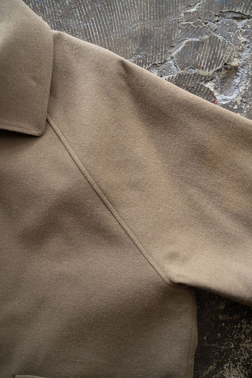 【25AW】ウール×ナイロンステンカラーコート(KHAKI BEIGE)
