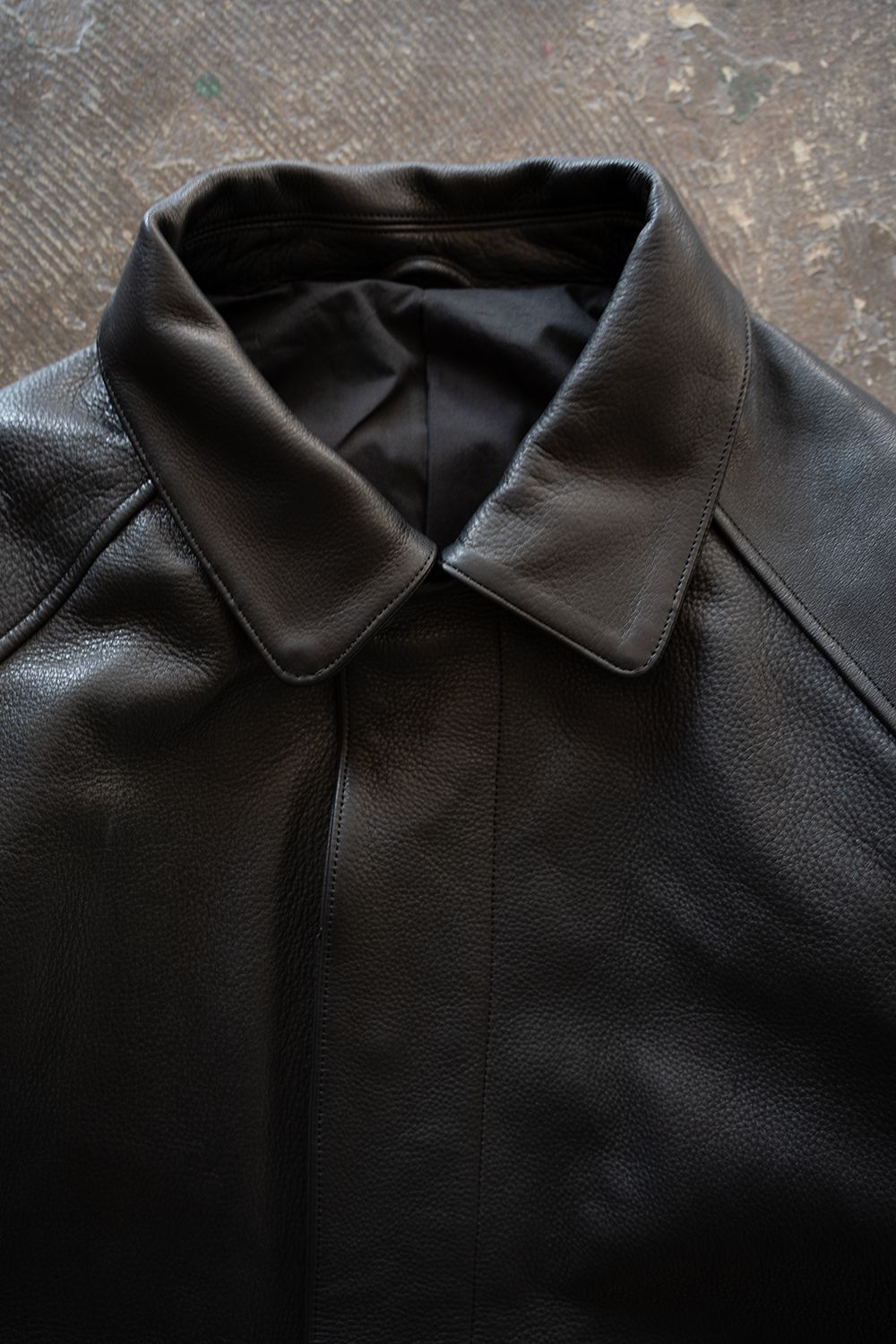 【26AW】カウレザーハーフコート(BLACK)