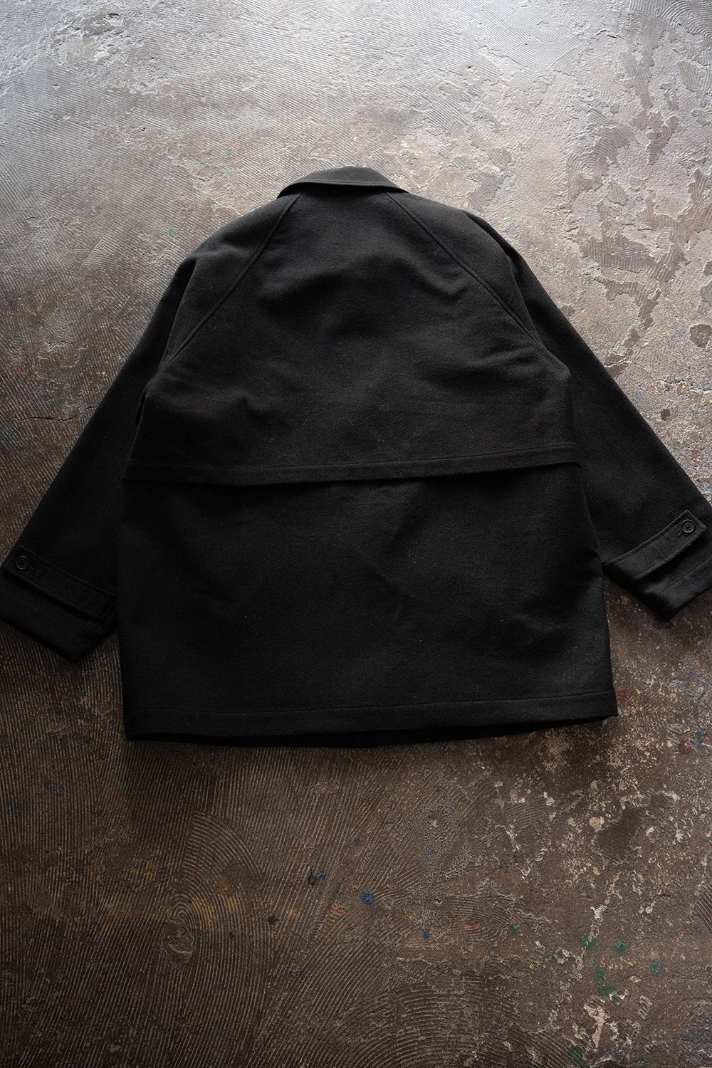【26AW】ウール×シルクステンカラーハーフコート(BLACK)