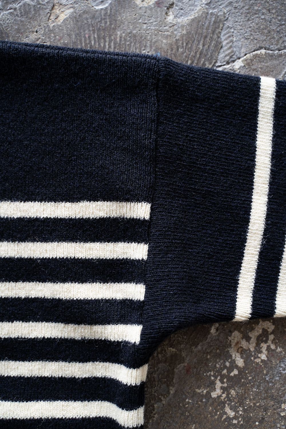 Hard twisted Shetlandwool GOB sweater(NAVY×WHITE)