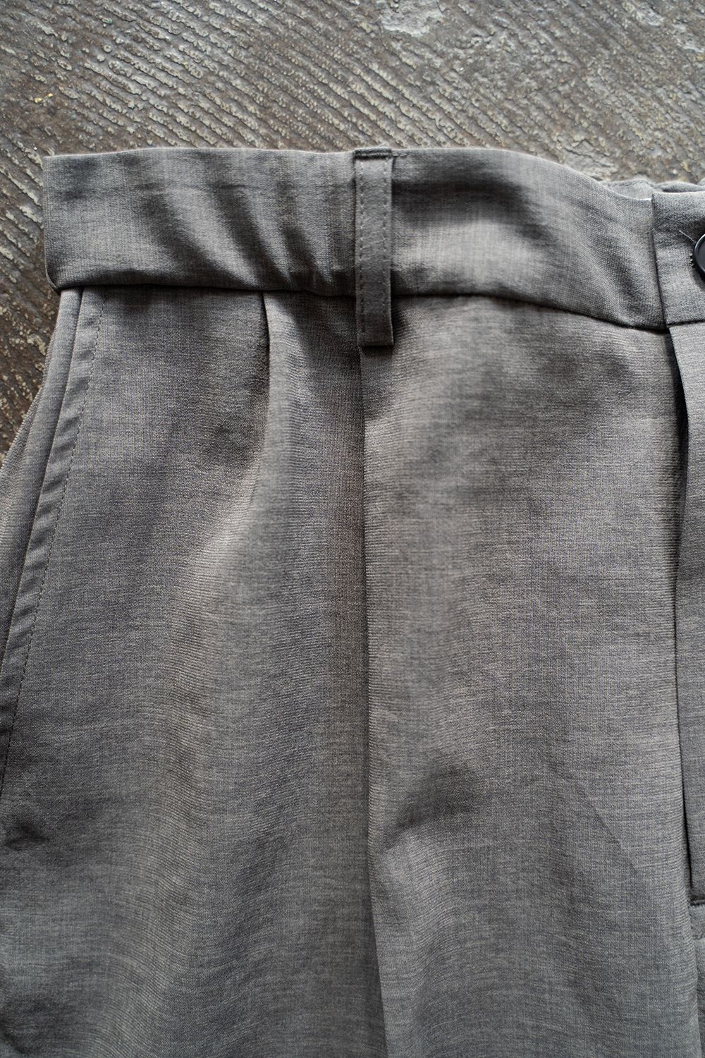 【ラスト1点】【24SS】強撚ポリエステルタックイージースラックス(GRAY)