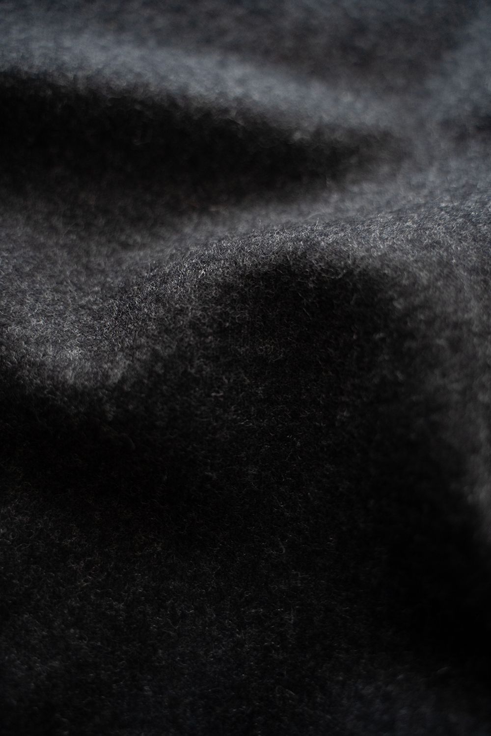 【25AW】ウール×シルクプルオーバー(CHARCOAL)