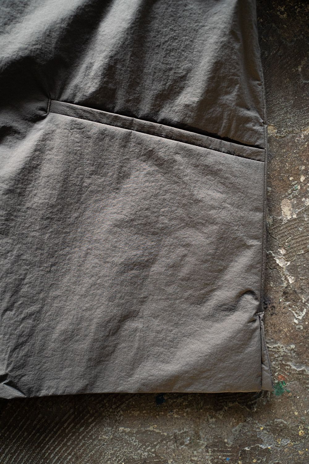 【ラスト1点】【24AW】シンサレートシャツブルゾン(CHARCOAL BROWN)
