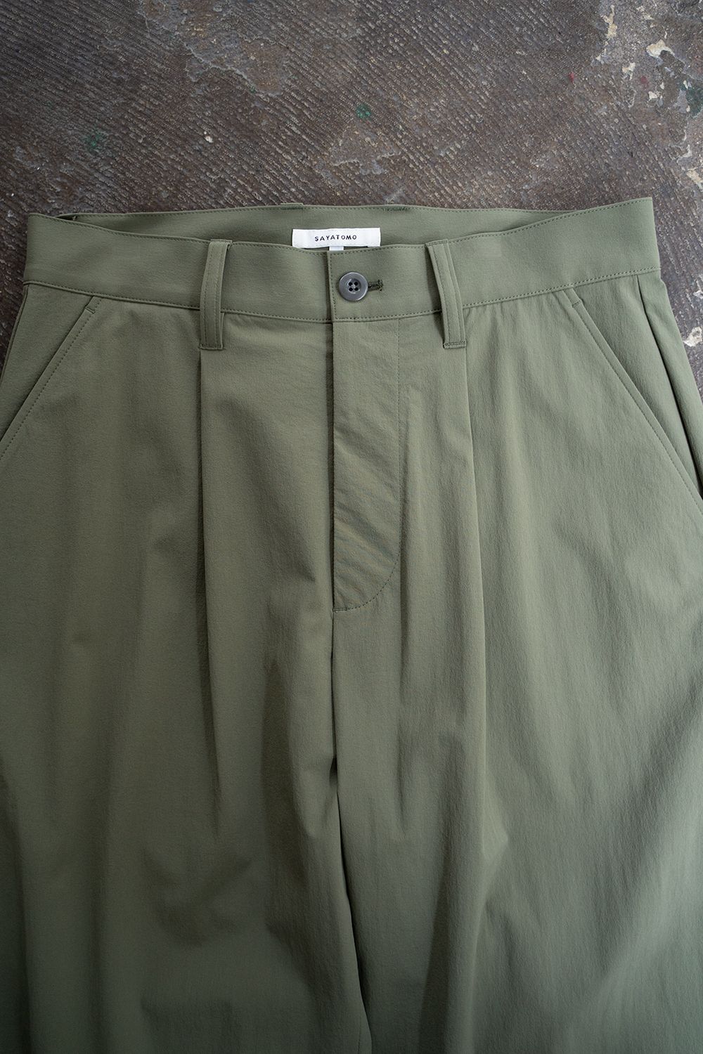 【25SS】1-Tack Nylon Trousers/1タックナイロントラウザーズ(KHAKI)