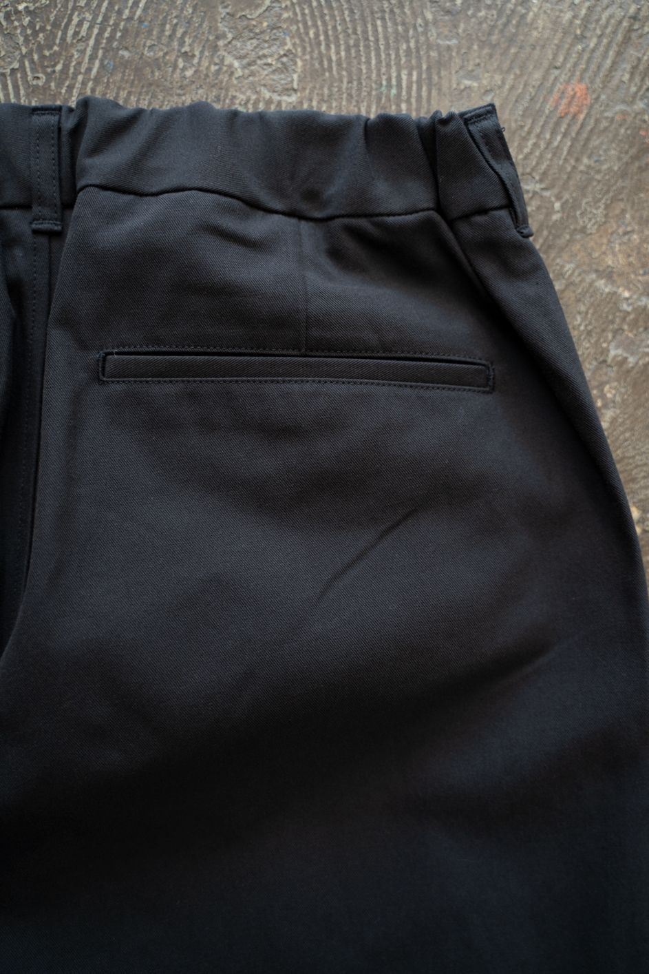 【25AW】2タックシャンブレースラックス(BLACK NAVY)
