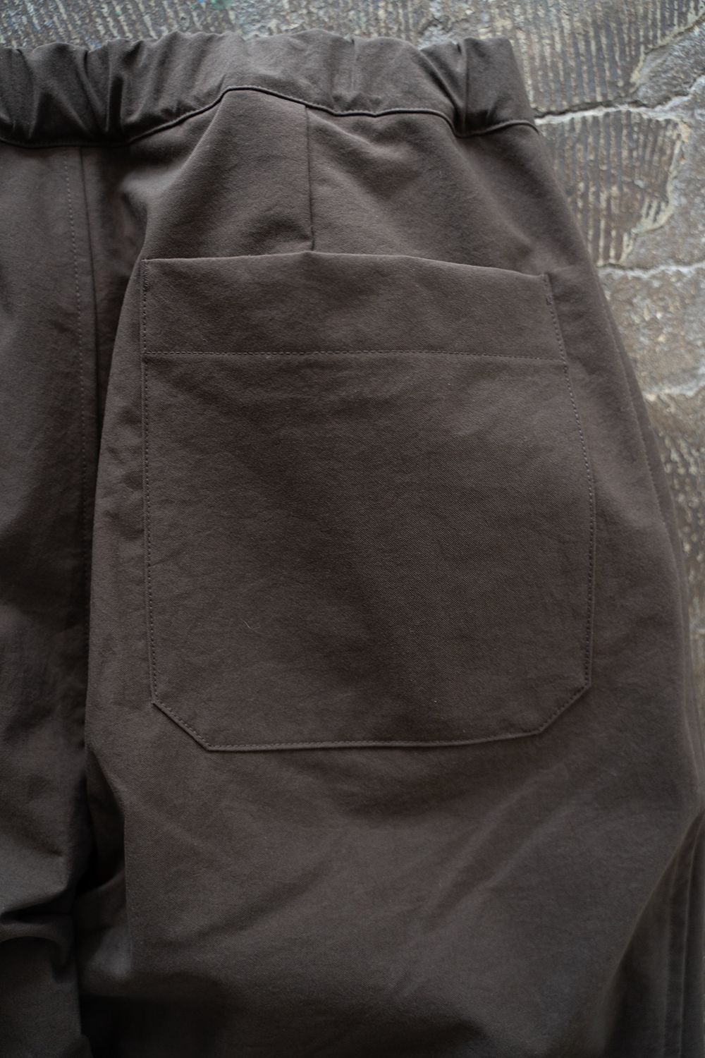 【ラスト1点】【25SS】ディープタックナイロンイージーパンツ(BROWN)
