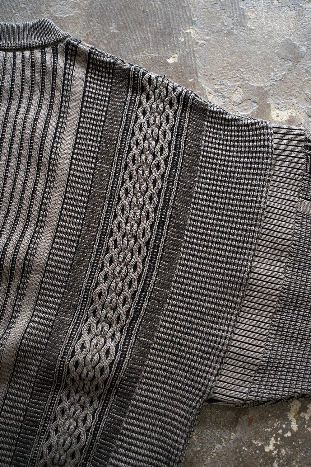 YASHIKI - 【ラスト1点】【24AW】Kuchiba Knit(CHARCOAL) | Salty YASHIKI - 【ラスト1点】【24AW】Kuchiba Knit(CHARCOAL) | Salty