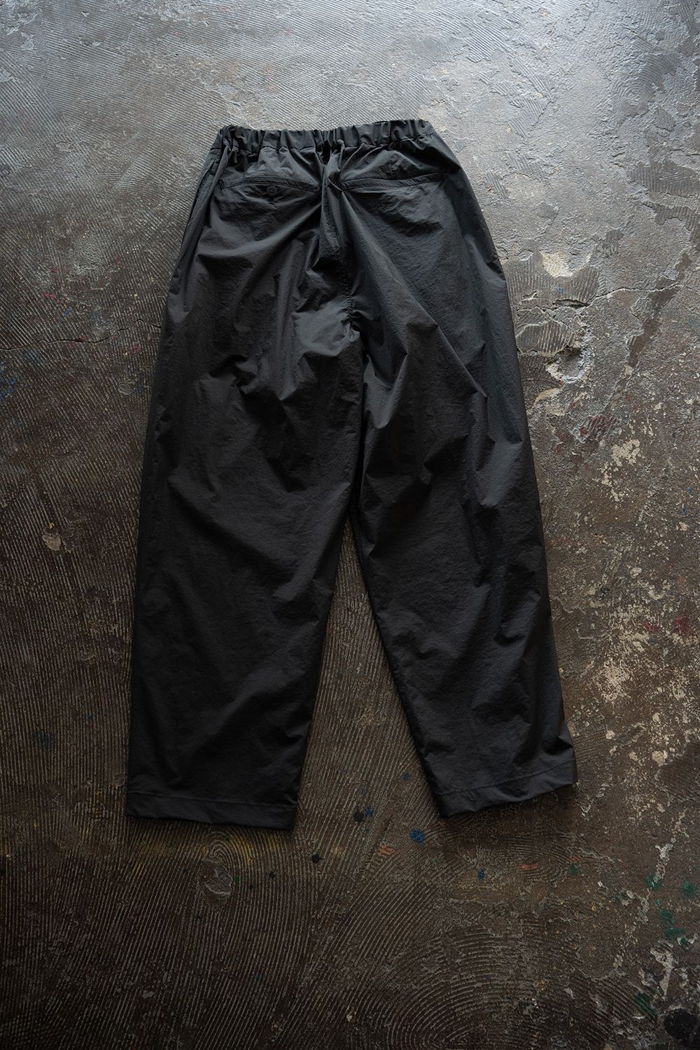 【26SS】ストレッチナイロンテーパードパンツ(CHARCOAL)